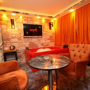  Otel Ren